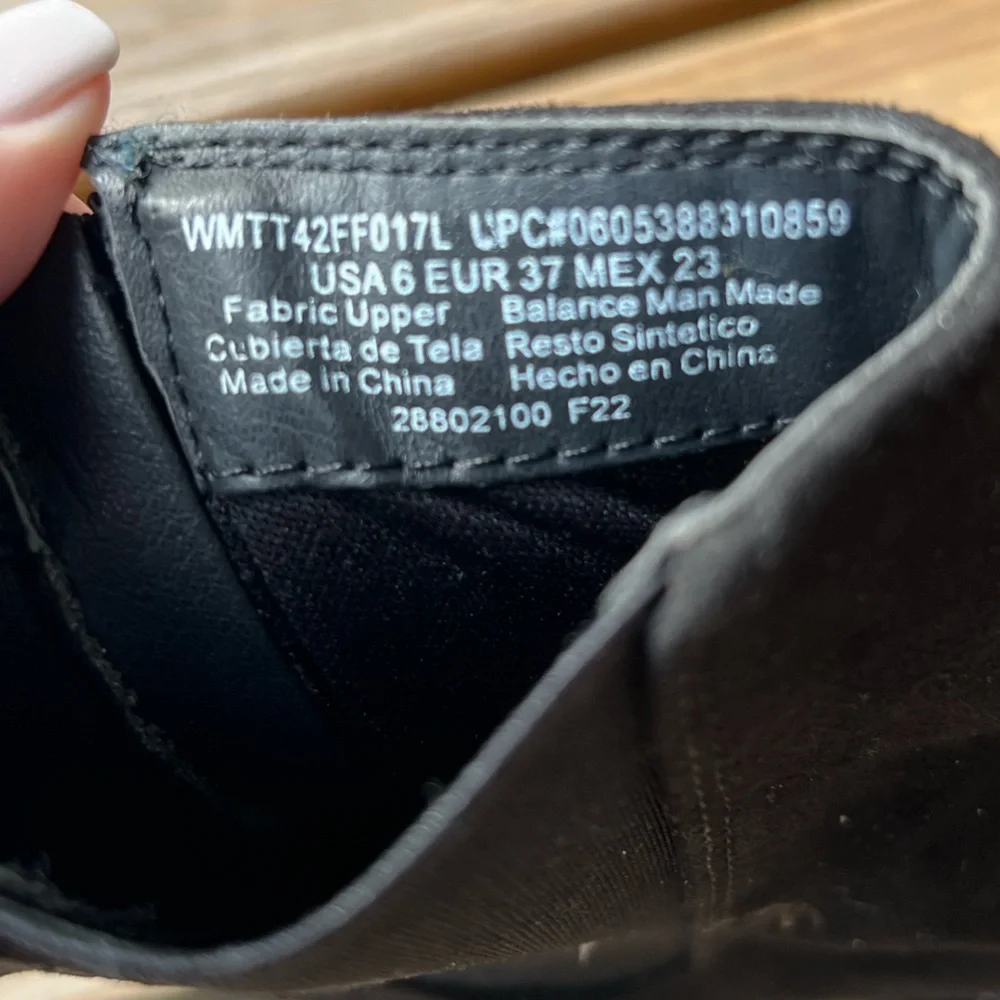 Time & Tru Size 6 Side Zipper Black Bling Chelsea Ankle Boots - Picture 2 of 6